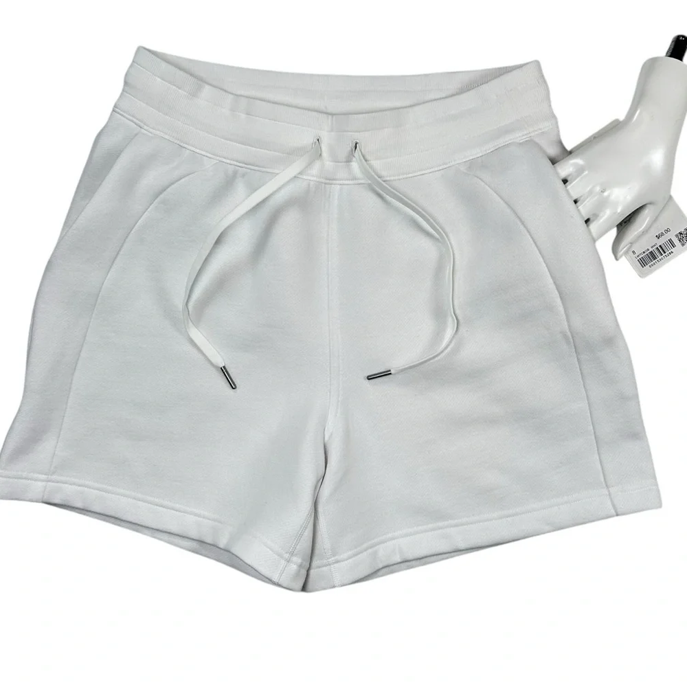 NWT Lululemon Scuba‎ High-Rise Short 5